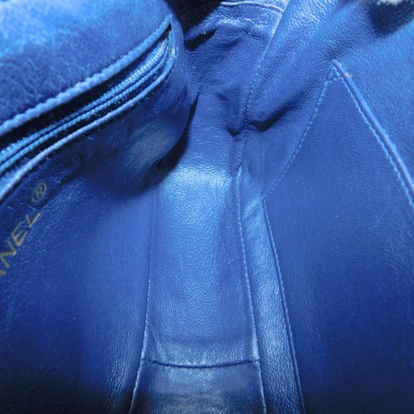 CHANEL Lamb Skin Navy Shoulder Bag! With booklet! - Picture 12 of 15